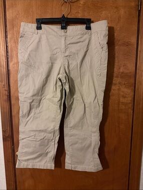 Maurice’s Capri’s